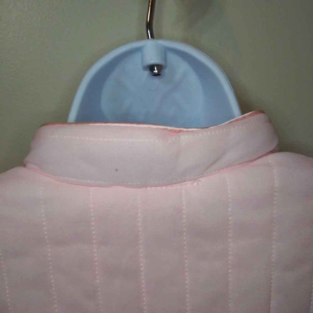 Vintage 1950's Pink Mandarin Collared, Pearl Buttoned, Quilted Nylon Bed Jacket - Picture 6 of 8